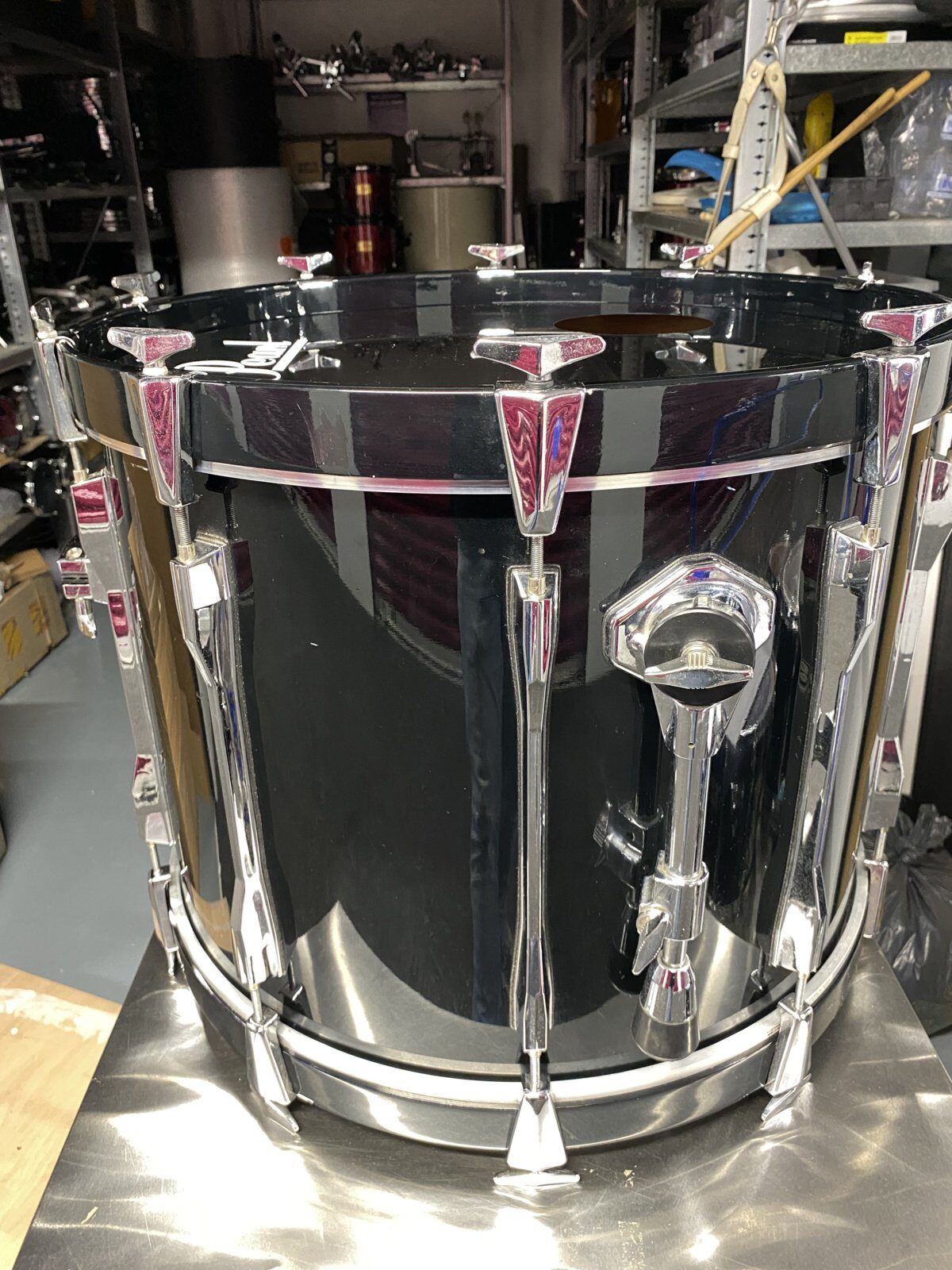 Pearl BLX bassdrum 22x18” Piano black.