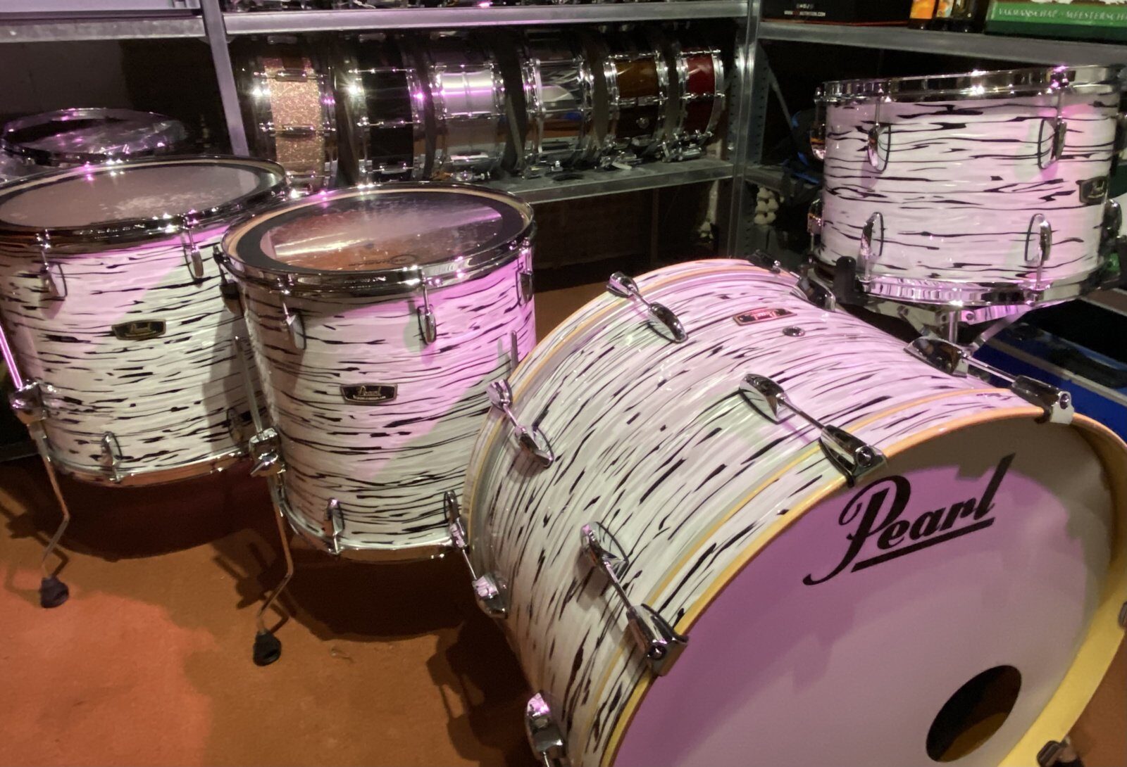 Pearl Woodfiberglass 2016 reissue model in 24-13-16-18” shellset #Black and White Oyster